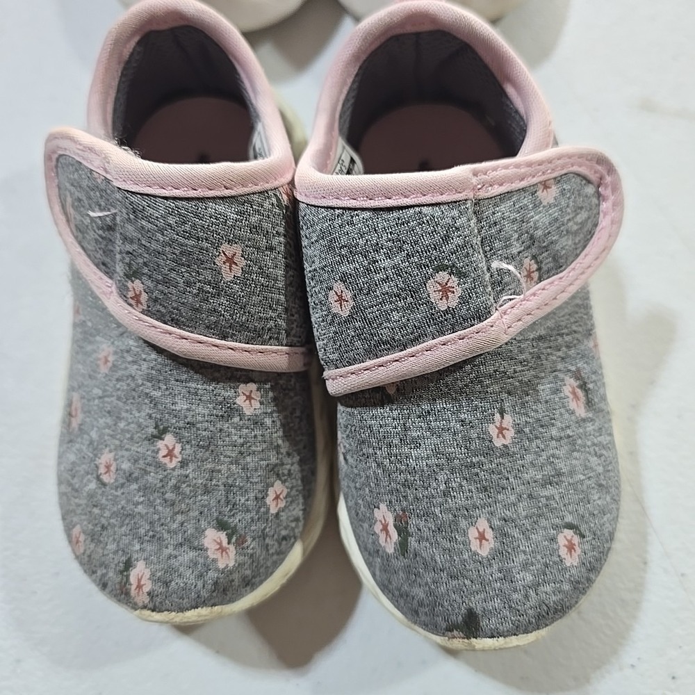 Carter's Baby Girl Floral Gray Walking Sneakers Cat And Jack Pink Size 5c - Picture 2 of 10